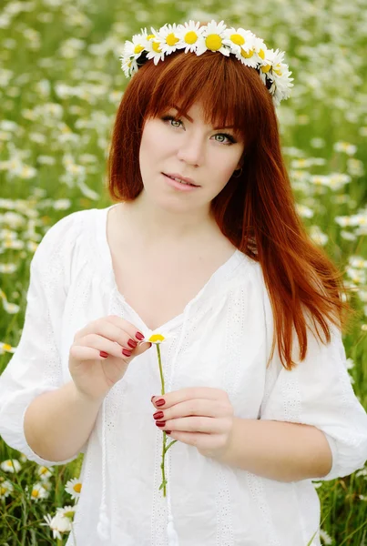 Girl with wreath — Stock Photo, Image