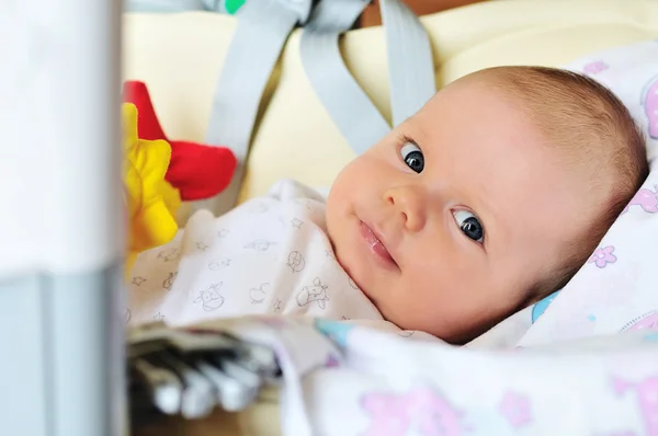 Dulce bebé en silla —  Fotos de Stock