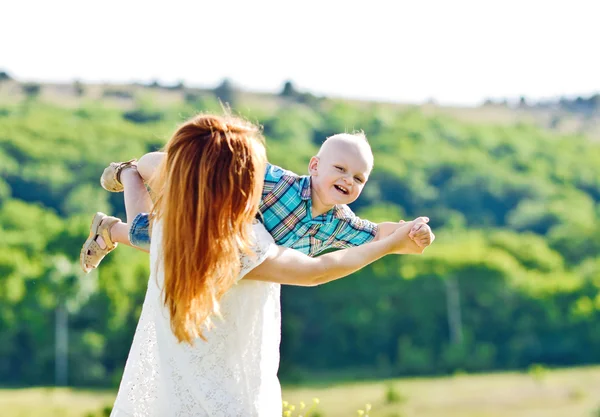 Volare in campo — Foto Stock