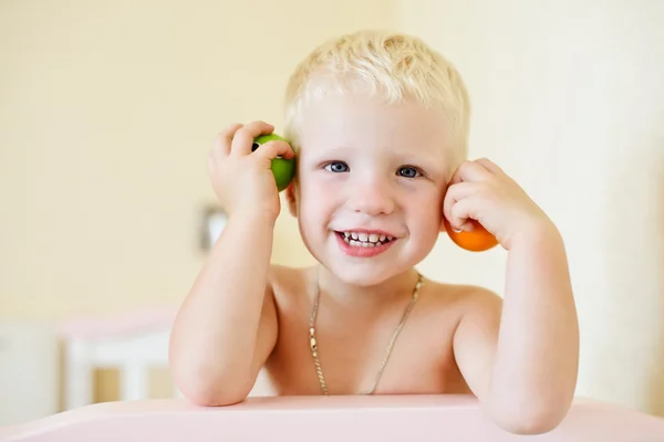 Lekefull smårolling – stockfoto