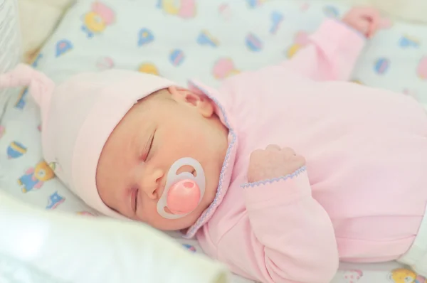 Yeni doğmuş bebek uyku