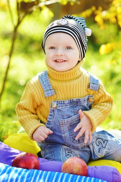 Happy baby boy in fall time — Stock Photo, Image