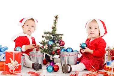 İki Noel Baba yardımcıları