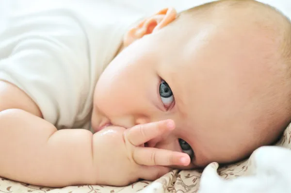 Finger in mouth — Stock Photo, Image