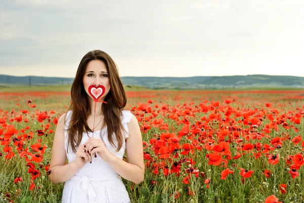 Fille avec coeur — Photo