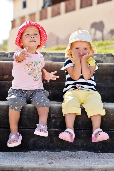 Två sommaren baby — Stockfoto