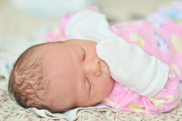 Recém-nascido pequeno — Fotografia de Stock