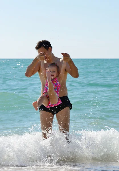 Padre y niña pequeña — Foto de Stock