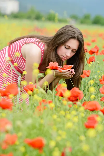 Cheiro de flores — Fotografia de Stock