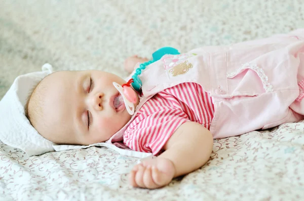 Baby slaapt — Stockfoto