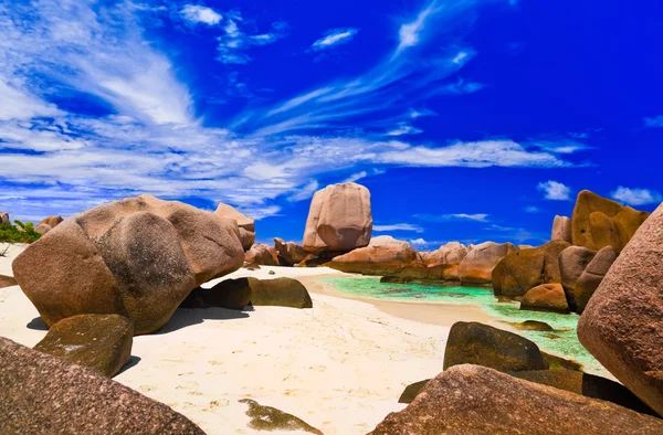 Tropisch strand op de Seychellen — Stockfoto