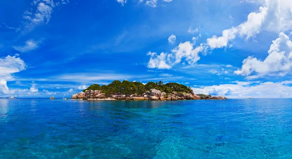 Panorama of tropical island — Stock Photo, Image