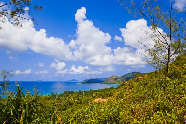 Landschap van het eiland praslin, Seychellen — Stockfoto