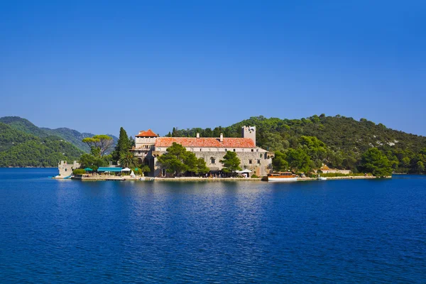 Klooster op eiland mljet in Kroatië — Stockfoto