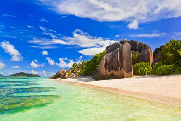 Джерело пляжу d'Argent на Сейшельських островах — стокове фото
