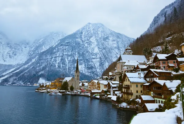 Vesnice Hallstattu na jezeře - salzburg Rakousko — Stock fotografie