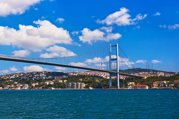 Puente del Bósforo en Estambul Turquía — Foto de Stock