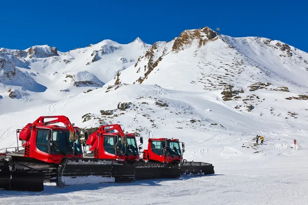 除雪車山スキー リゾート バート ホフガスタインでオーストリア — ストック写真