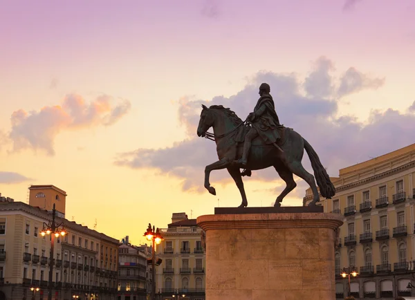 ソル広場マドリッド スペインの上の像 — ストック写真