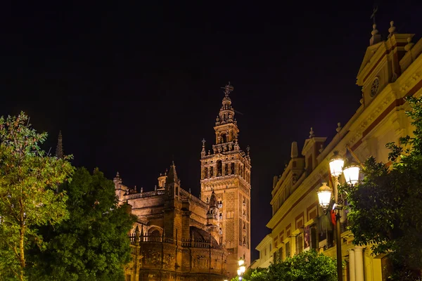 Katedra la giralda w sevilla, Hiszpania — Zdjęcie stockowe