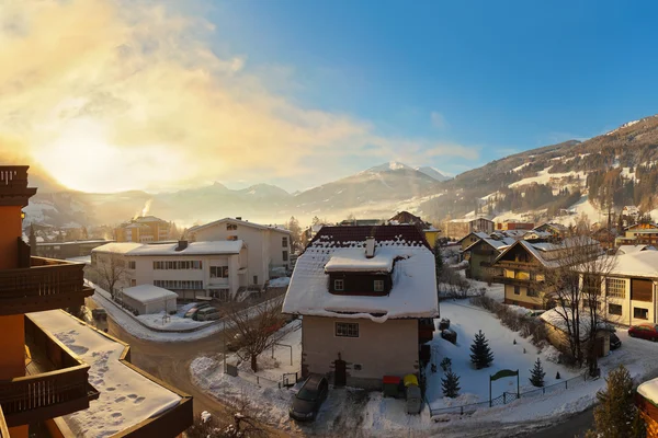Soluppgång i bergen ski resort bad hofgastein - Österrike — Stockfoto