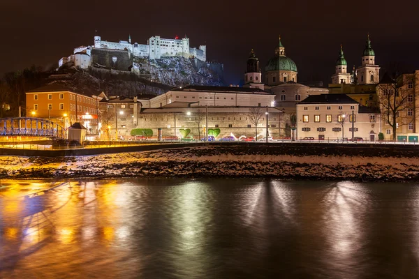 Salzburg Österrike på natten — Stockfoto