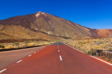 tenerife adasındaki - Kanarya teide yanardağı giden yol
