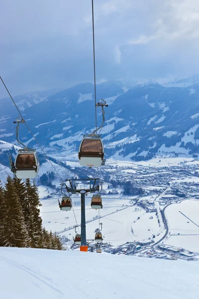 Bergen ski resort zell-am-se Österrike — Stockfoto
