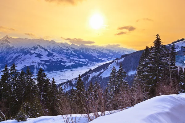 Berge Skigebiet zell-am-see Österreich — Stockfoto