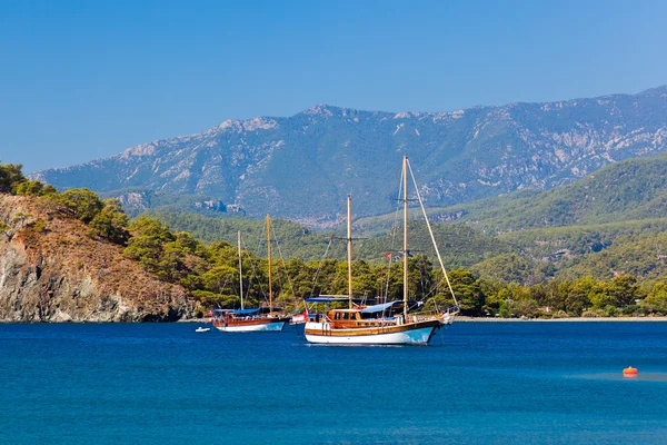 Praia em Phaselis em Antalya, Turquia — Fotografia de Stock