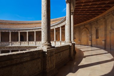 Merkez avluda alhambra palace, granada, İspanya