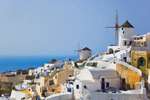 Moinho de vento em Santorini, Grecia — Fotografia de Stock