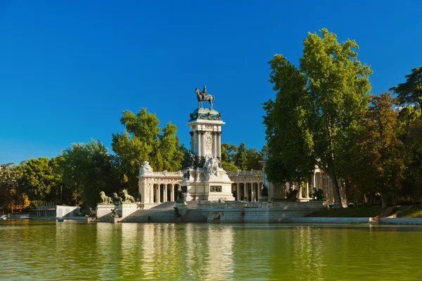 Retiro Park in Madrid Spain — Stock Photo, Image