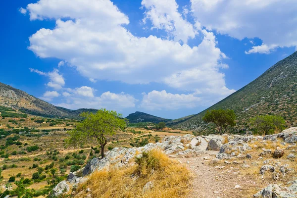 Traject naar bergen in mycenae, Griekenland — Stockfoto