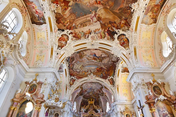 Interieur van de kathedraal in innsbruck Oostenrijk — Stockfoto
