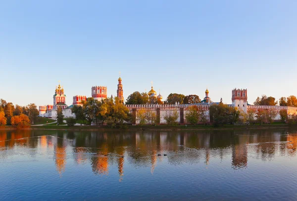 Panorama do convento Novodevichiy em Moscou Rússia — Fotografia de Stock