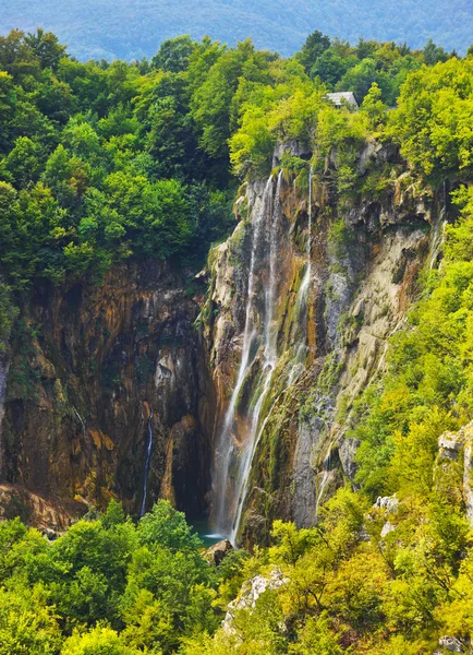Плитвицкий водопад в Хорватии — стоковое фото