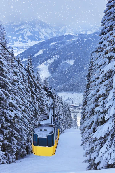 Bergen ski resort zell-am-see Oostenrijk — Stockfoto