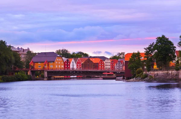 Panoráma města trondheim Norsko při západu slunce — Stock fotografie