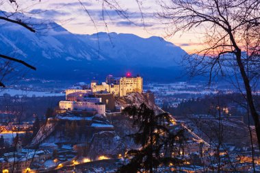 gün batımı - Avusturya, Salzburg ve kale hohensalzburg