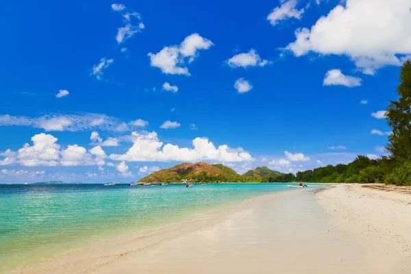 Tropischer Strand cote d 'or - Insel Praslin Seychellen — Stockfoto