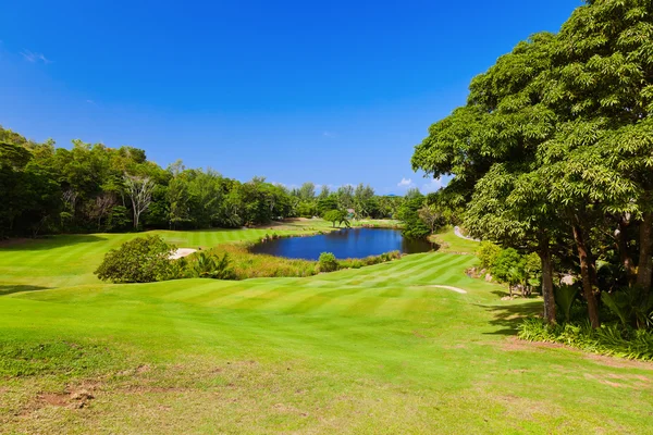 Pole golfowe - wyspy praslin seychelles — Zdjęcie stockowe