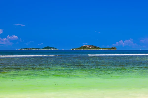 Tropical islands at Seychelles — Stock Photo, Image
