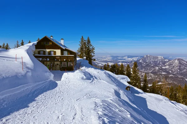Βουνά σκι θέρετρο st. gilgen Αυστρία — Φωτογραφία Αρχείου