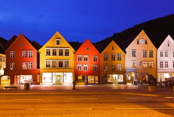 Famosa calle Bryggen en Bergen - Noruega —  Fotos de Stock
