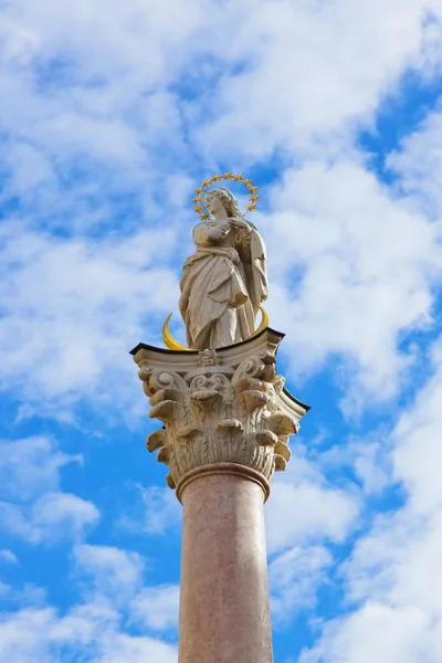 Statue de Notre-Dame dans la vieille ville d'Innsbruck Autriche — Photo