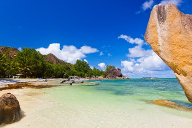 Seyşel Adaları, tropik ada