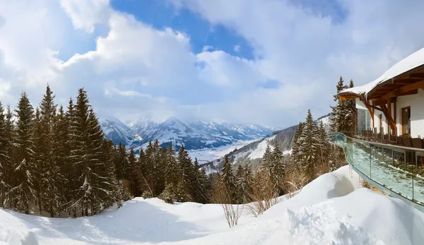 Hegység síterület Zell-am See, Ausztria — Stock Fotó