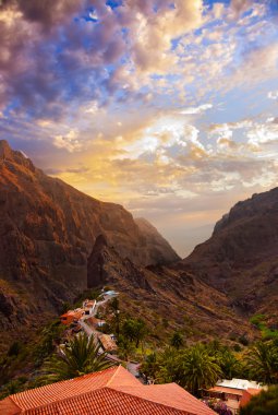 Günbatımında Kanyon masca tenerife adasındaki - Kanarya