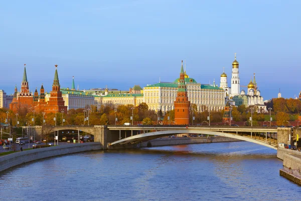 Kremlin op zonsondergang in Moskou — Stockfoto